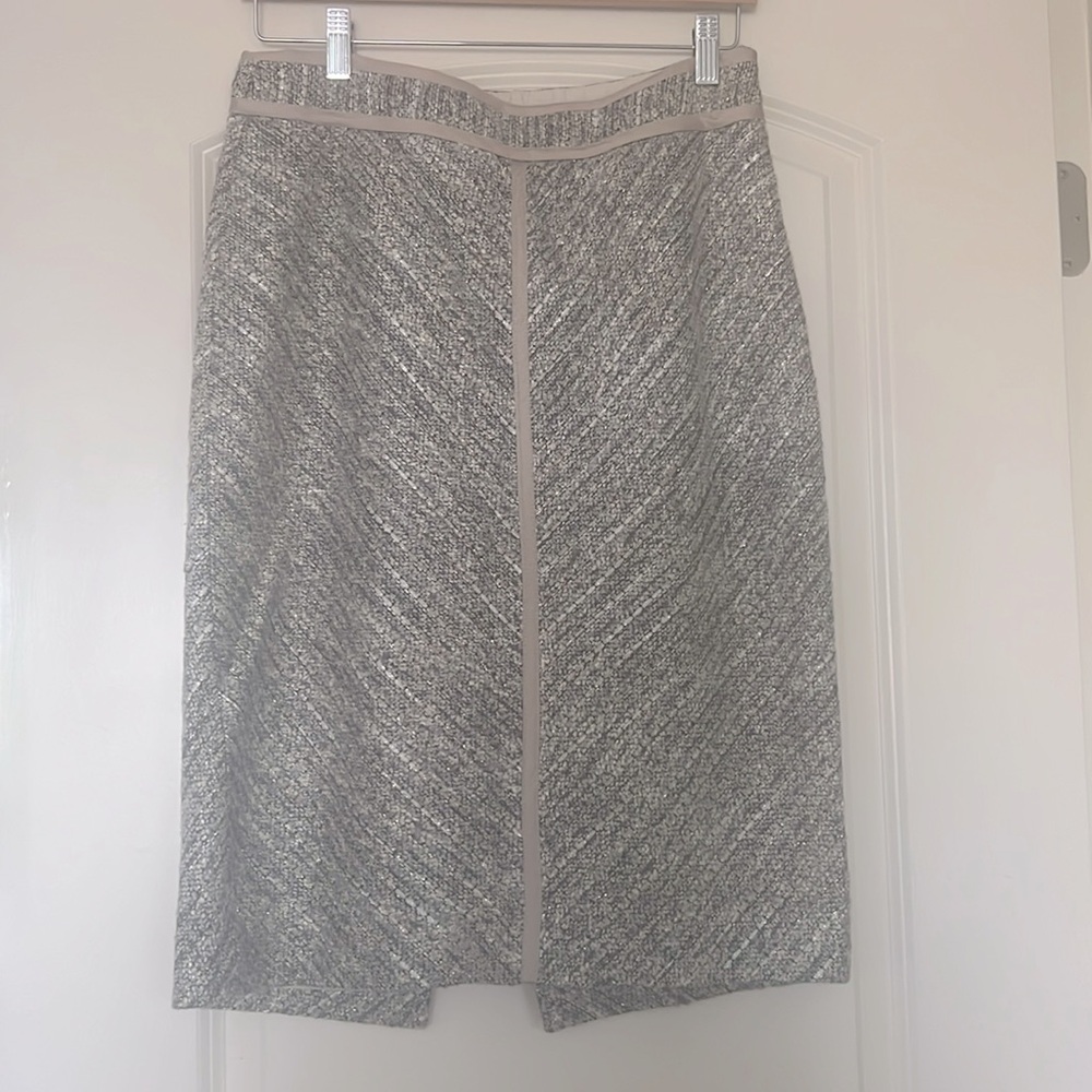 Gorgeous tweed like skirt with a subtle sparkle through it . WHBM Size 8